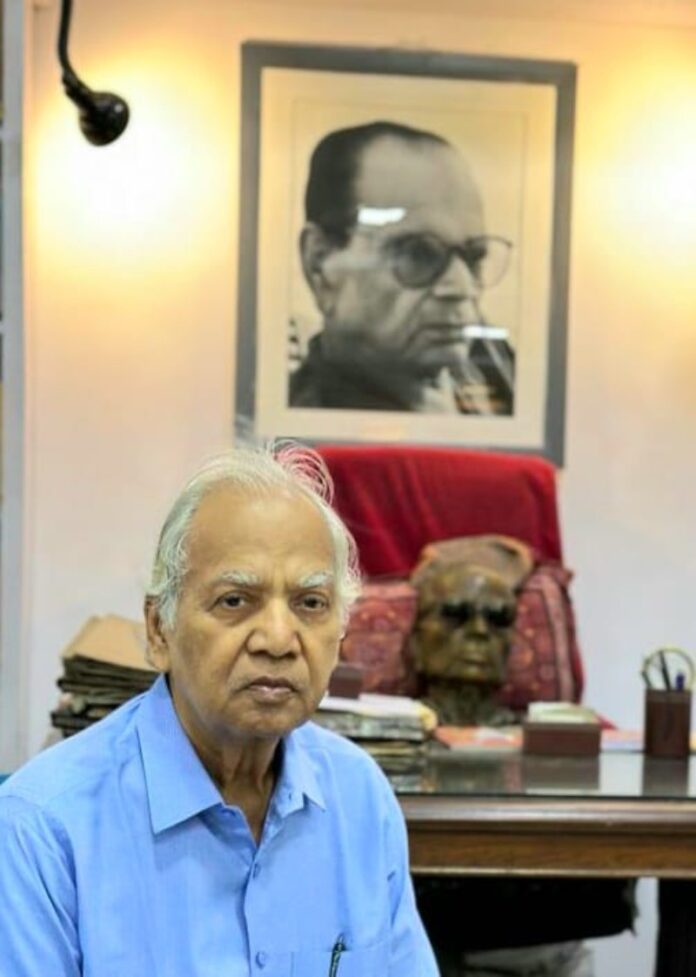 Sanjeev, the Winner of the Sahitya Akademi Award 2023 (Hindi) for the Book “Mujhe Pehchano”