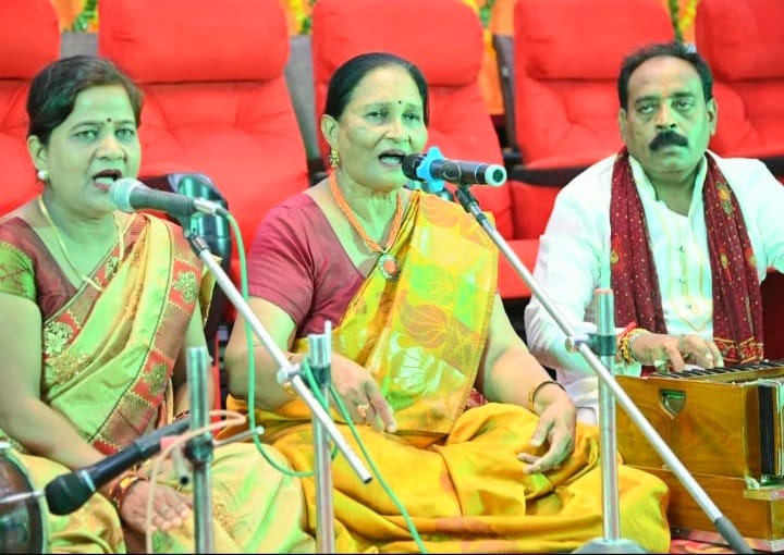 Padma Shri Urmila Srivastava and her team performing on a stage