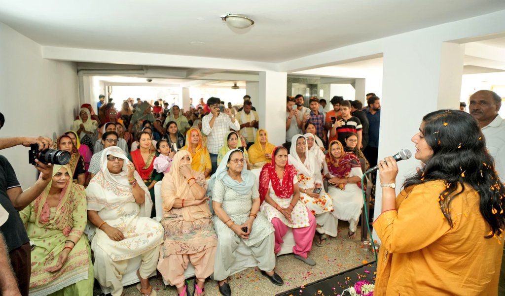 Bansuri Swaraj Addressing the People in Trilok Colony, Kotla, New Delhi