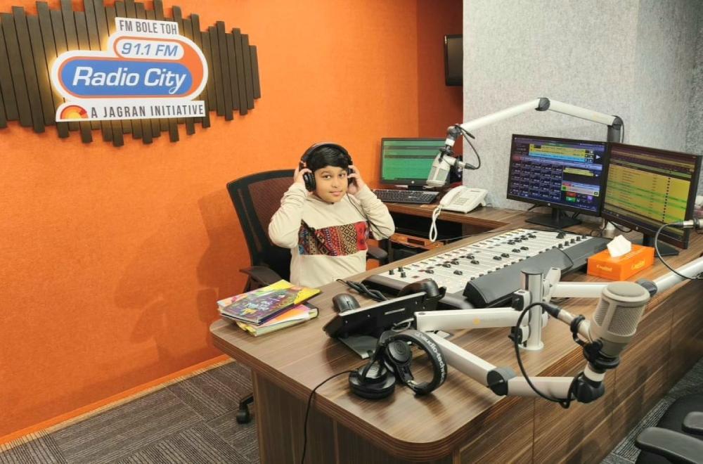 Ridhhaan Jaiin Hosting a Broadcast at Radio City