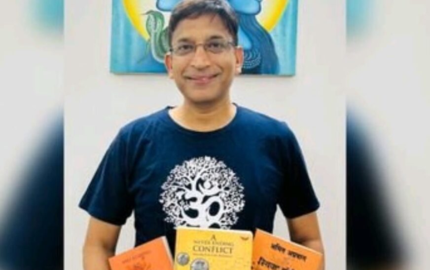 Amit Agarwal, the Erudite Author of Crossing Continents