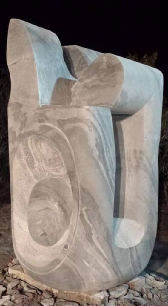 Carving Out the Soul of Marble in a Seamless Sculpture